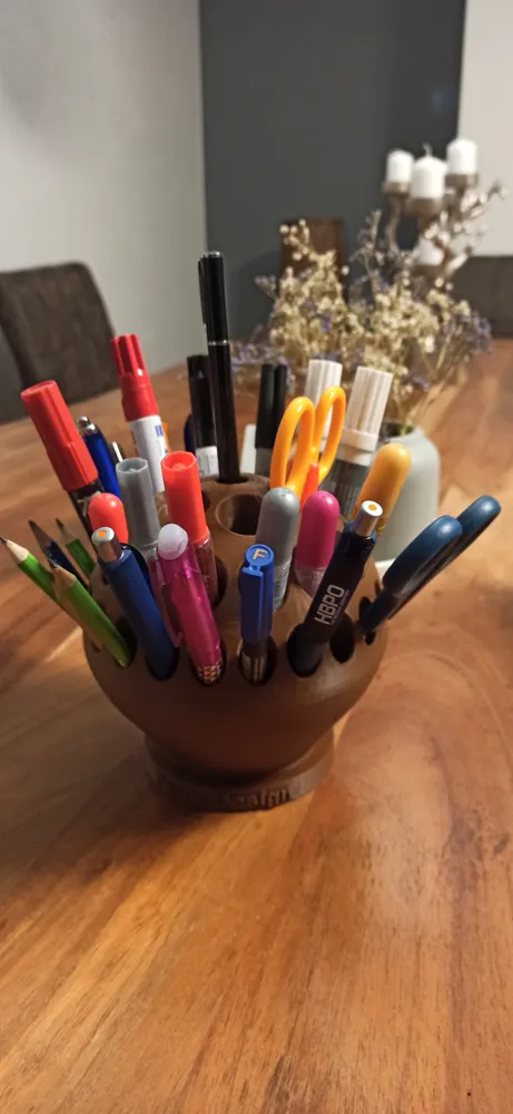 3D Printed Pink Throne Brush Holder - Glam Makeup Organizer main image 1