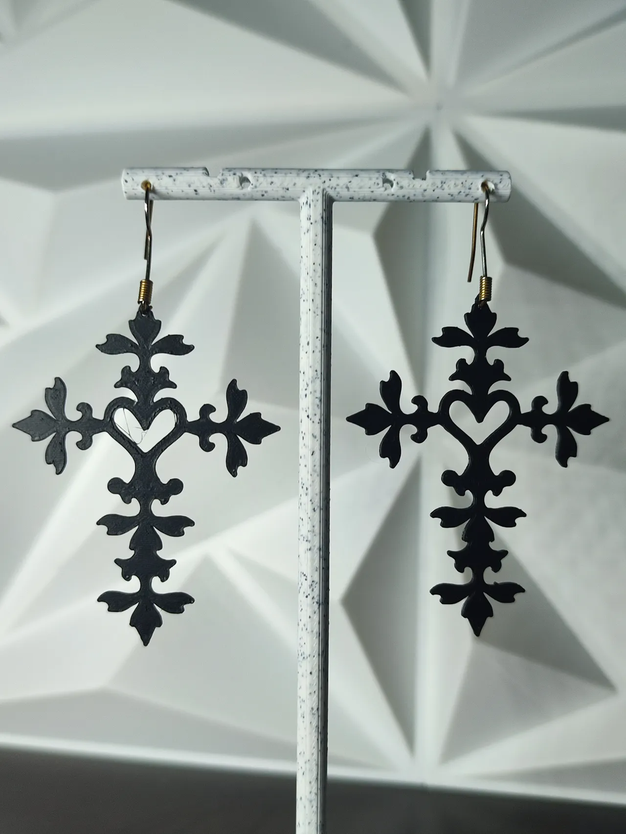 Aretes Corazón Cruzado Sagrado view 3
