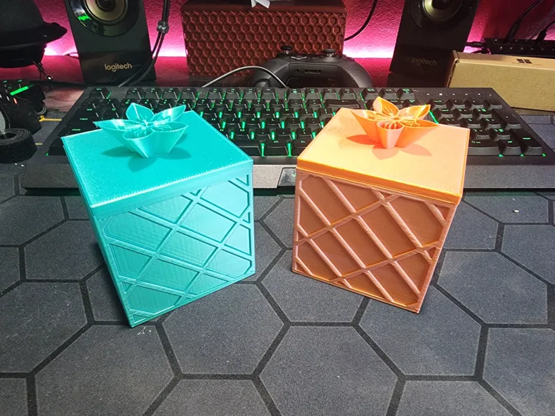 Box with lid