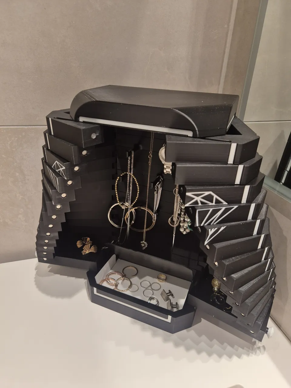 Folding door Jewelry box view 2