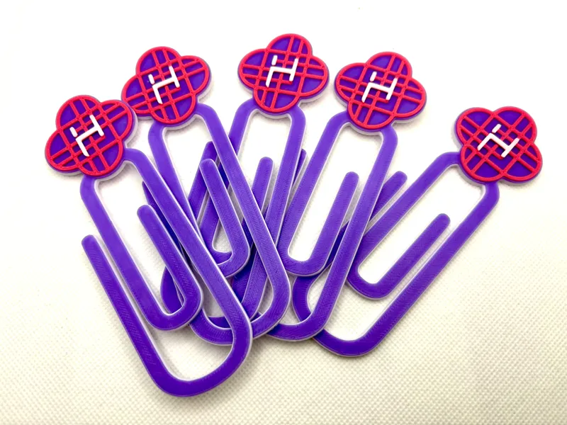 Giant paperclip bookmark - Huntrix