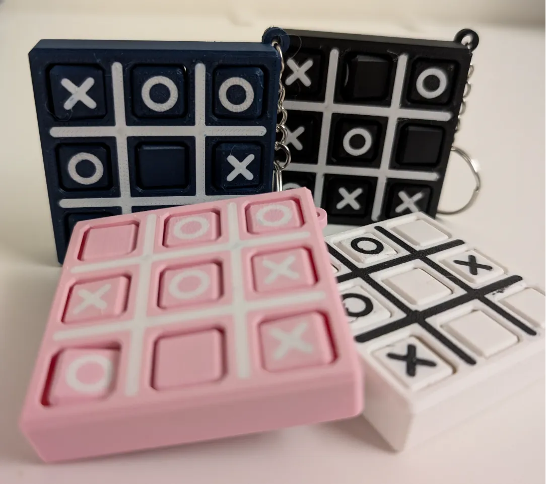 Tic Tac Toe keychain by Fabiolous Made MakerWorld: Download Free 3D Models - 3D model önizlemesi