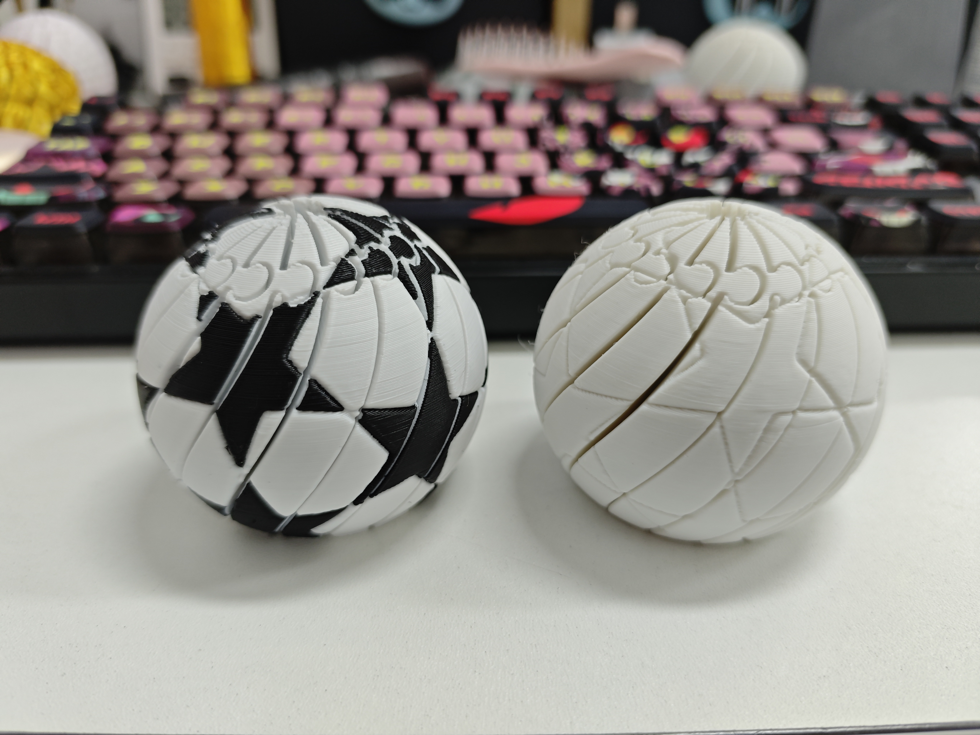 Miniatura 2 do modelo 3D 可以活动的解压史莱姆球-五角星足球