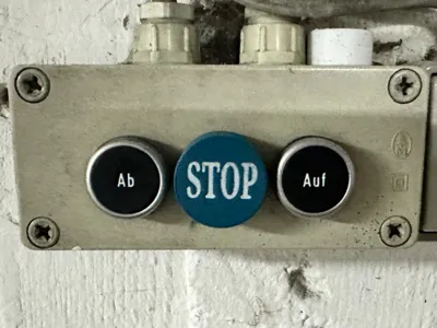 STOP-Cover