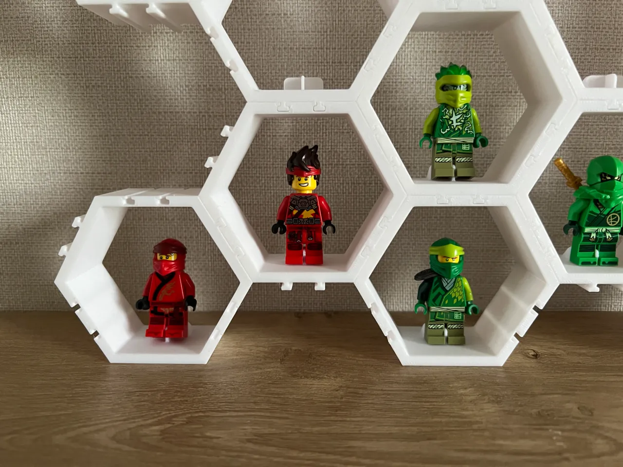 LegoFigur Showstand Hexagon_Bienenwabe view 2