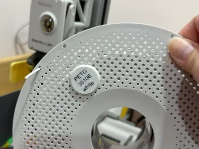 RFID sensor chip reuse (Do not print without a chip) - PETG Basic White 30106