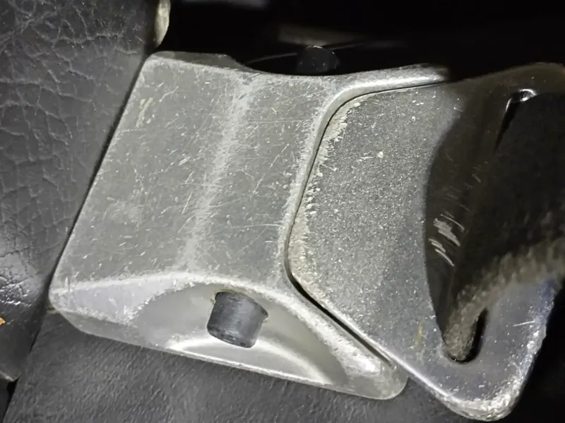 Skoda 100 belt pin