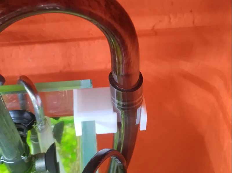 Lily Pipe holding Bracket (8mm glass, 16mm Pipe)