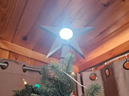 Lighted Tree topper. Uses bambu Puck light