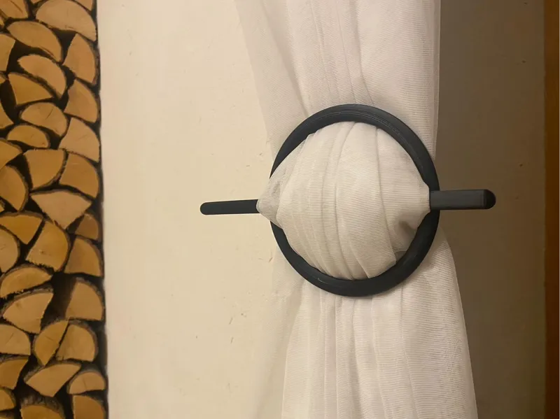 Curtians holder