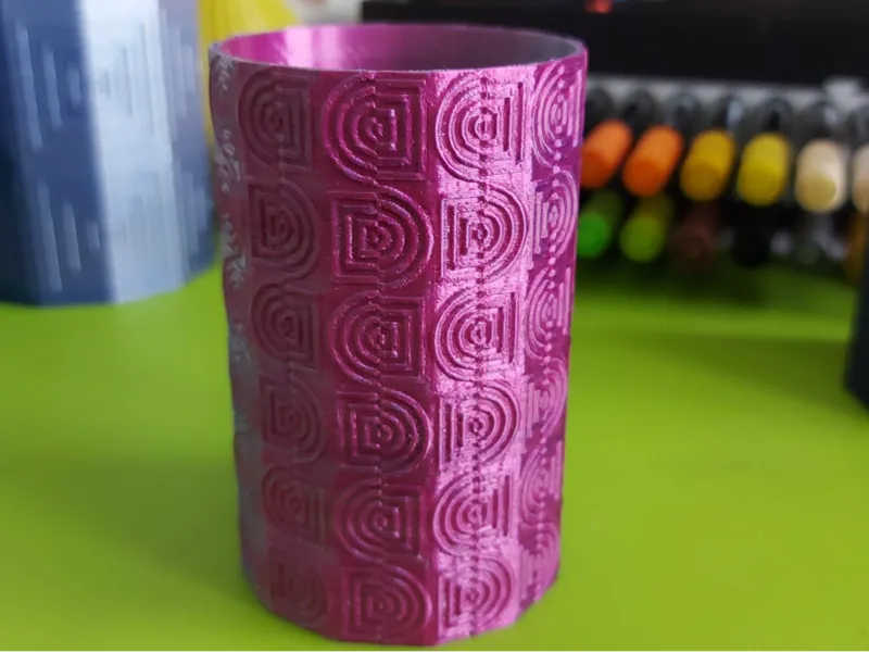 Vase / Stiftehalter mit Kreis+Quadratmuster