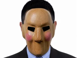 Mask Sơn Tùng Ôm Tivi