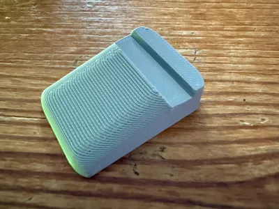 Laptop wedge stand raiser