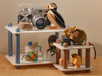 Screw-free Modular Display Shelf
