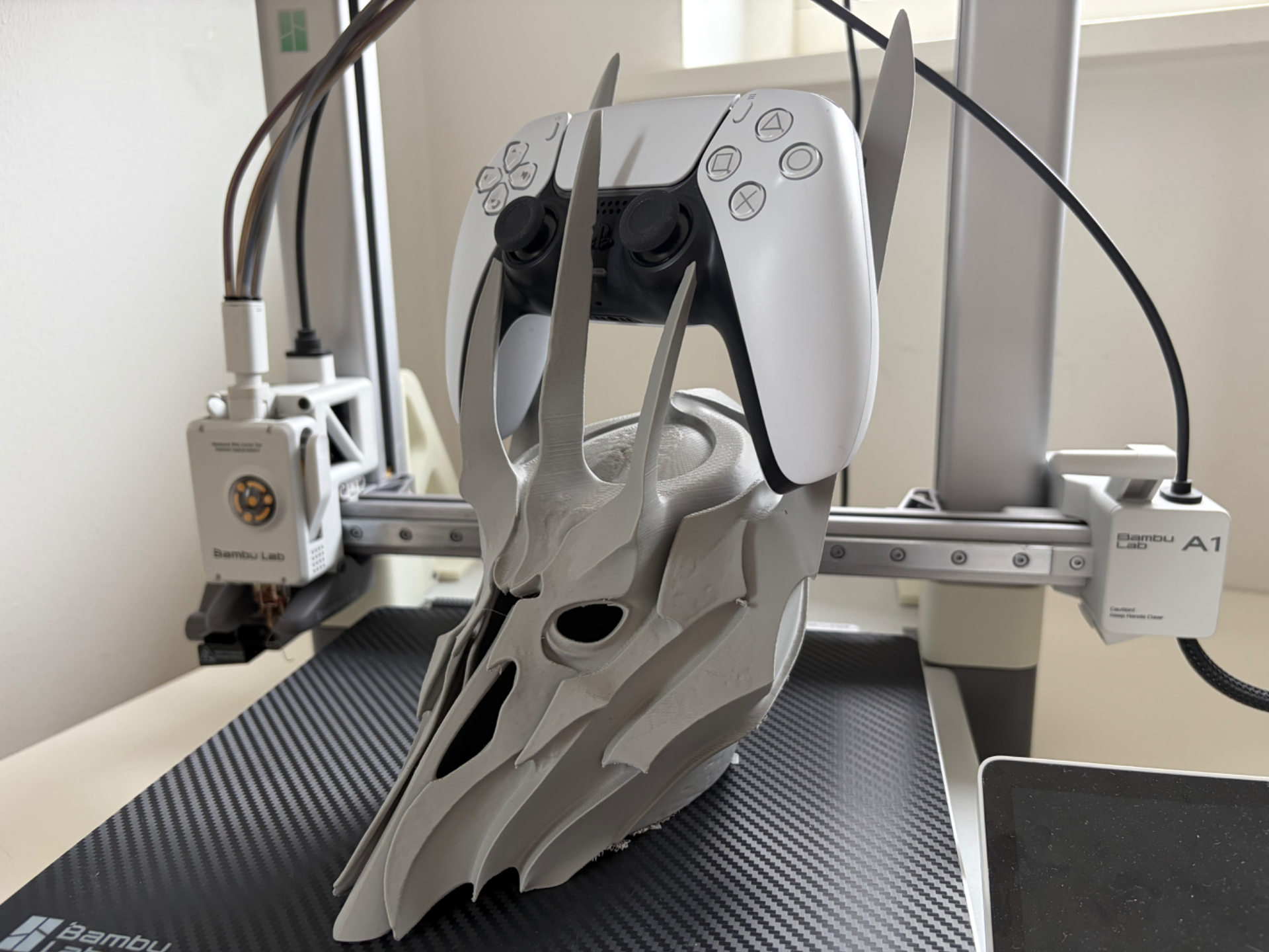 Saurons Helmet- Controller Holder- PS5