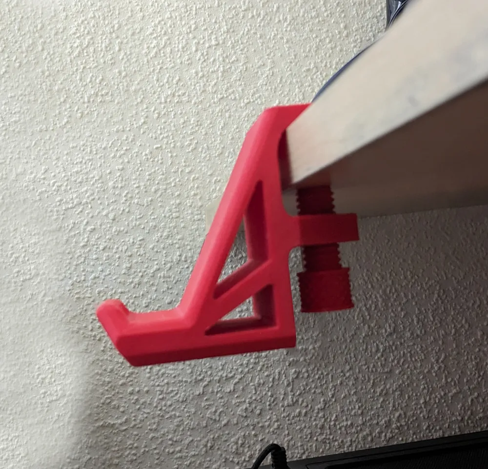 Xbox controller desk mount by motorfuzzi MakerWorld