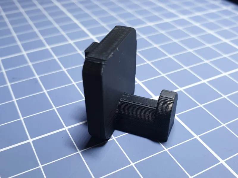 Half-round pegboard hook for p1p