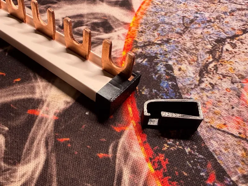 Schneider 1P connection rail cap