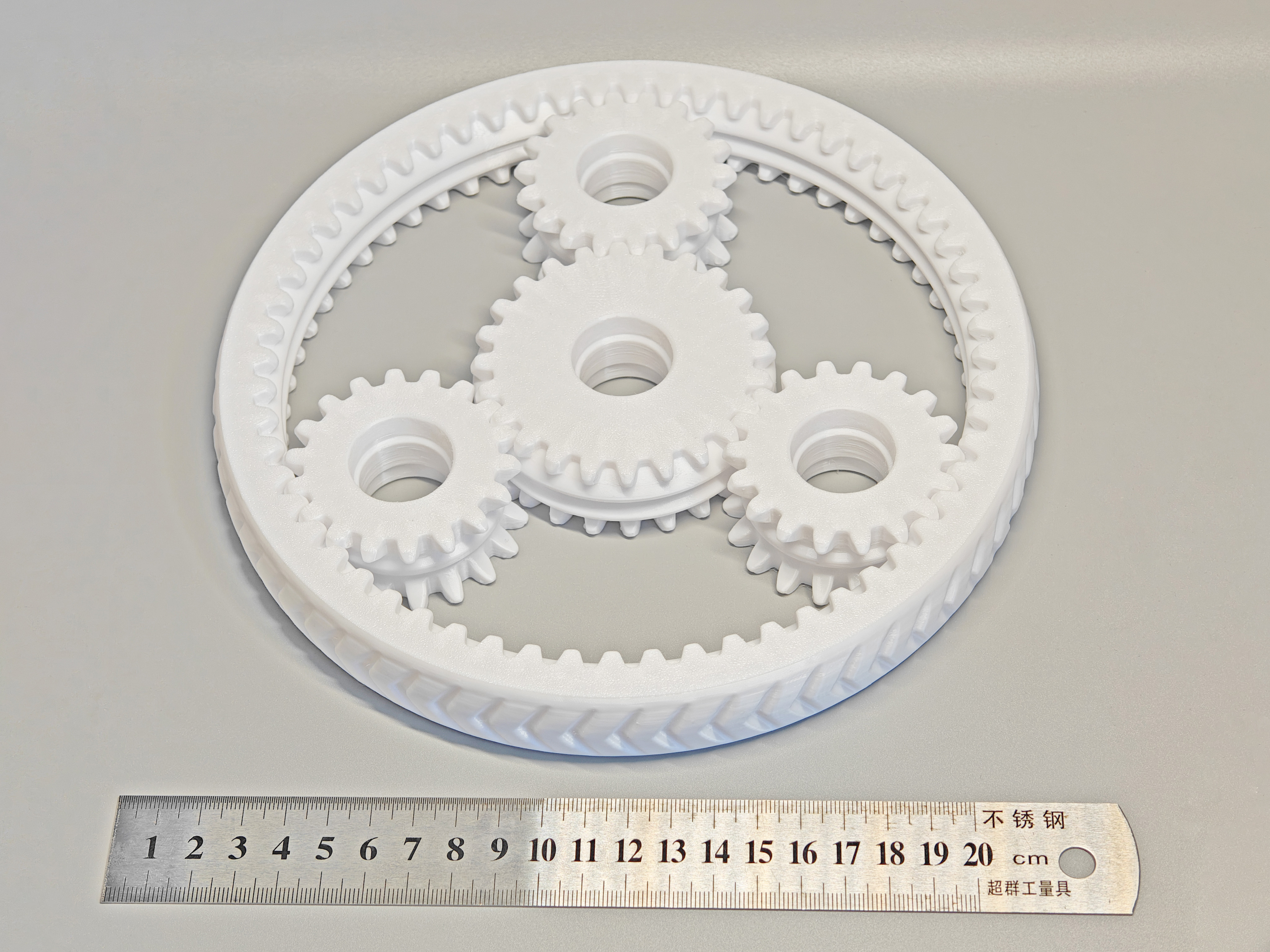 Miniatura 1 do modelo 3D 超级大的行星齿轮 旋转陀螺 教案用