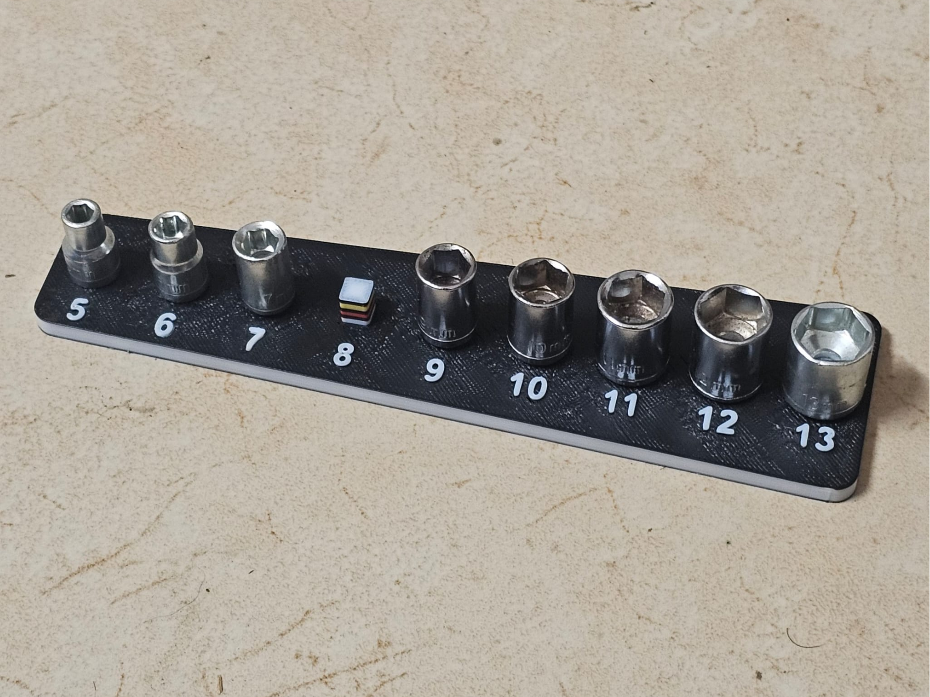 Parametric socket organizer