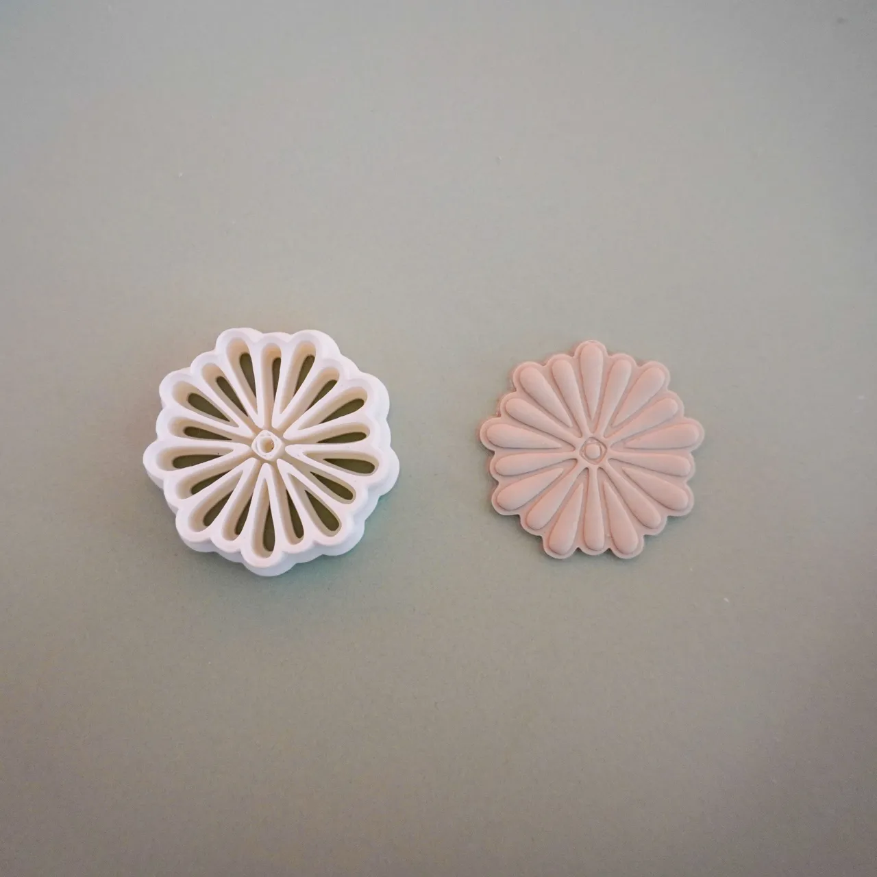 Flower Clay Cutter For Earrings Necklaces view 3