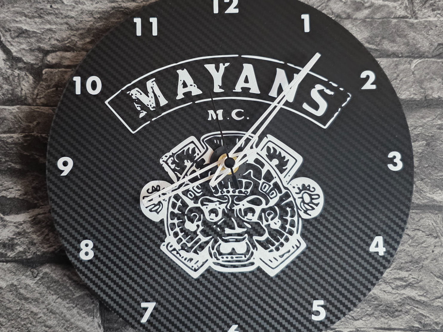 Mayans MC Uhr