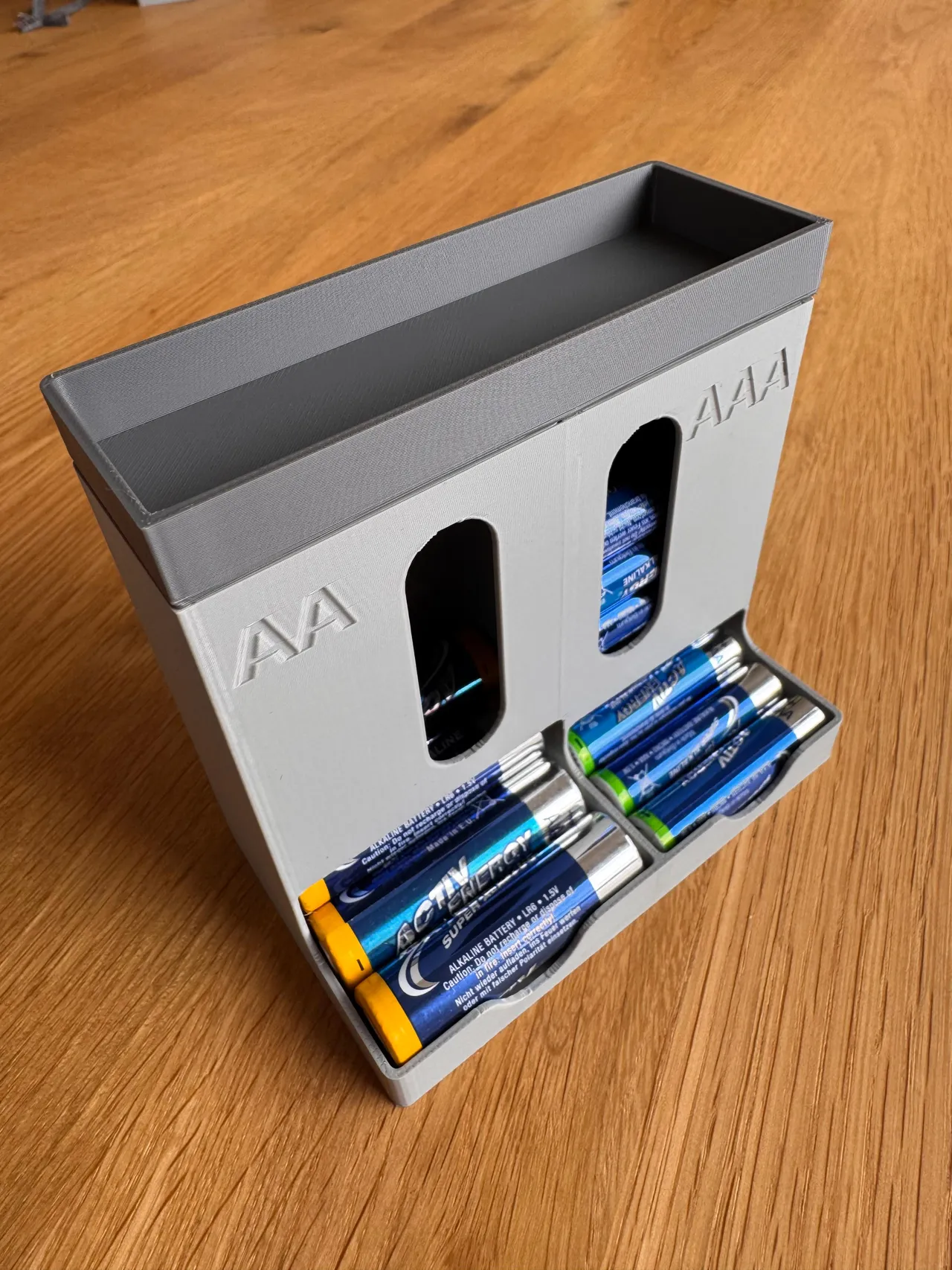 Batteriespender AA und AAA view 3
