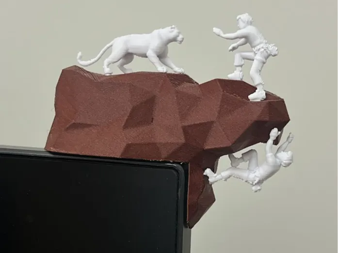 Leopard on the Cliff - Monitor Corner Diorama