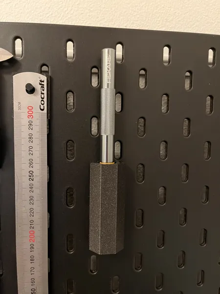 Support pour cutter Fiskars pour panneau Skådis