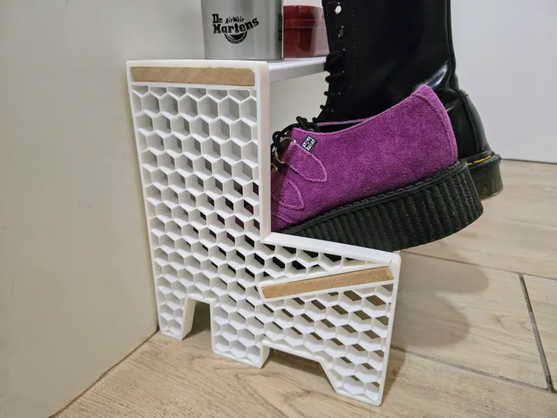 Two-tier shoe rack with customizable pattern