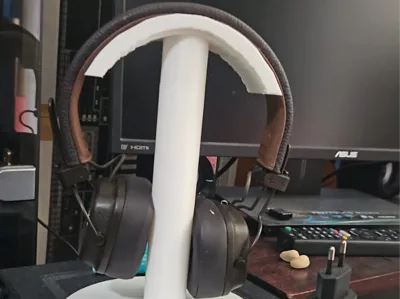 Headphones stand