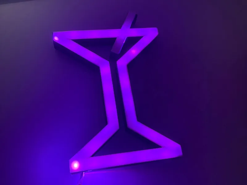 Neon Cocktail Glow Sign – Modern Bar LED Frame