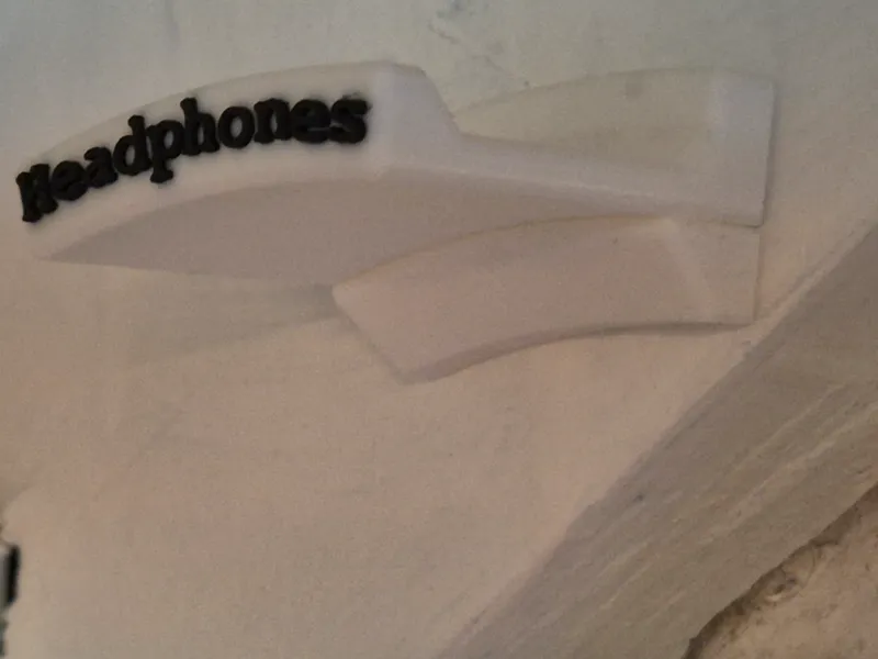 Headphones holder