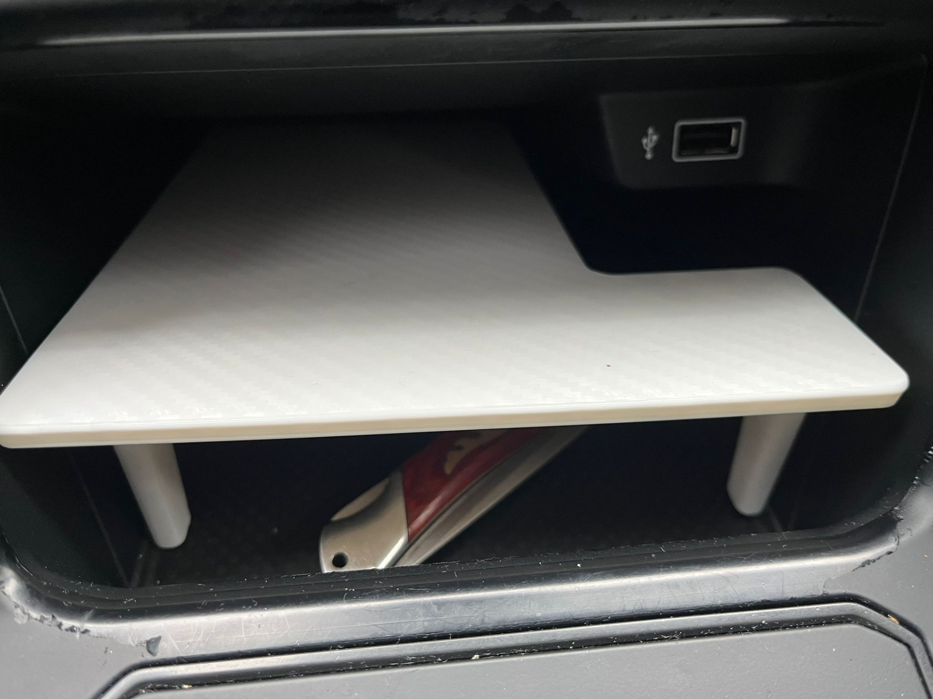 2017 VW POLO Shelf