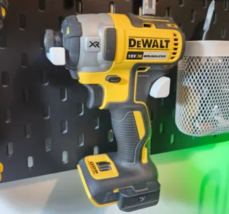 Dewalt 18VXR Impact Driver Skadis Pegboard Mount