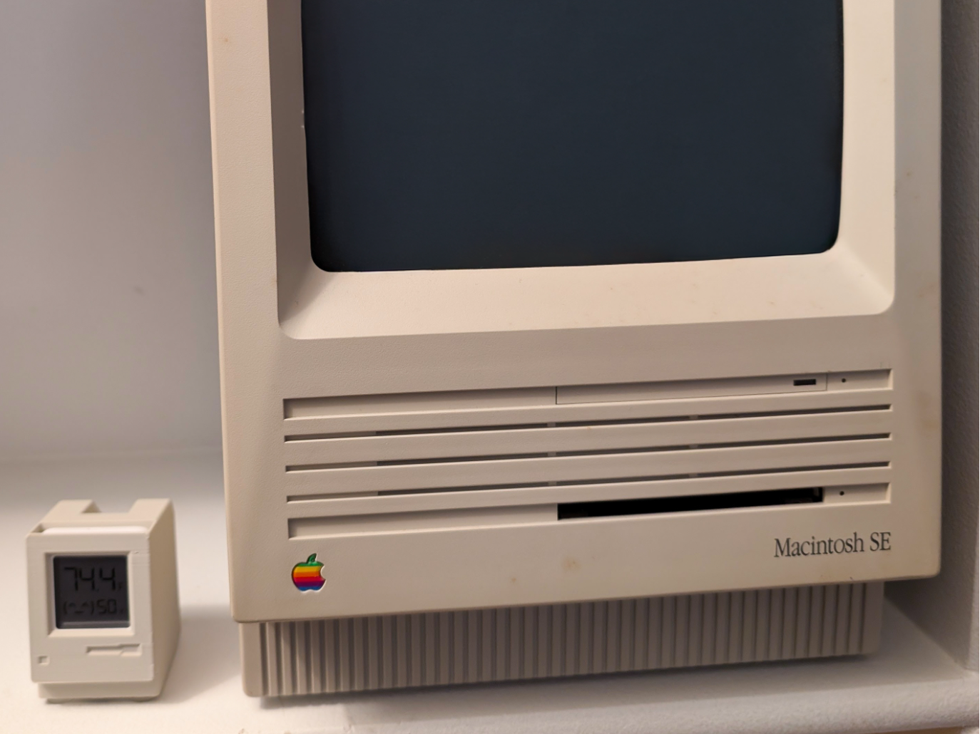 Classic Macintosh Xiaomi Mijia Thermometer holder