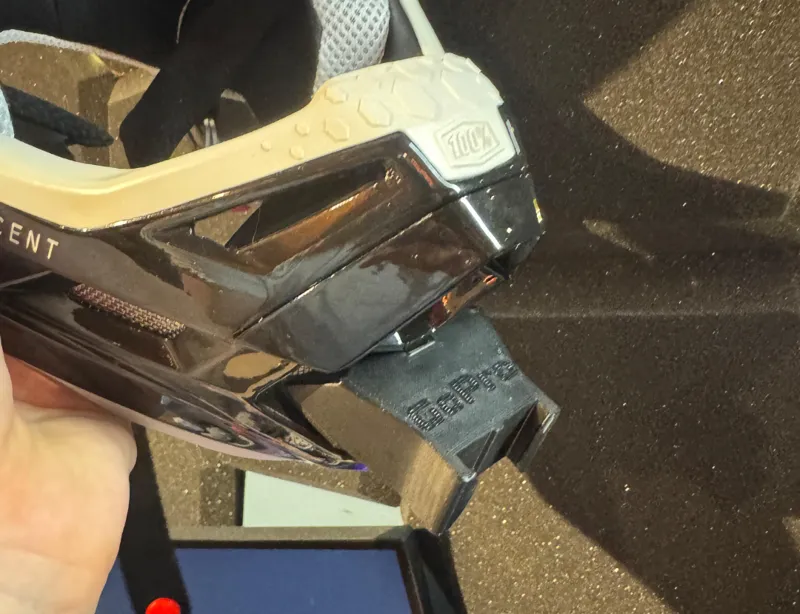 GoPro Chin Mount für 100% Aircraft Composite