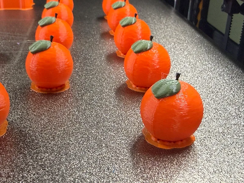Mini orange with leaf