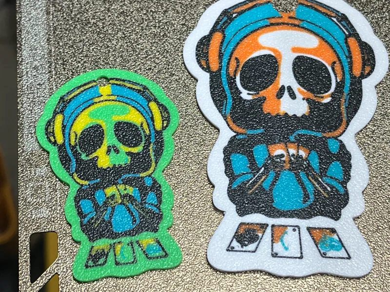 Poker face Reaper Keychain – Skeleton Gambler