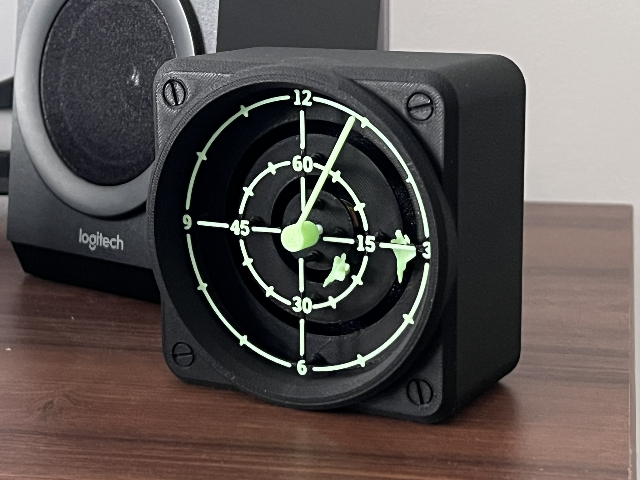 Miniatura 1 do modelo 3D Radar desk clock