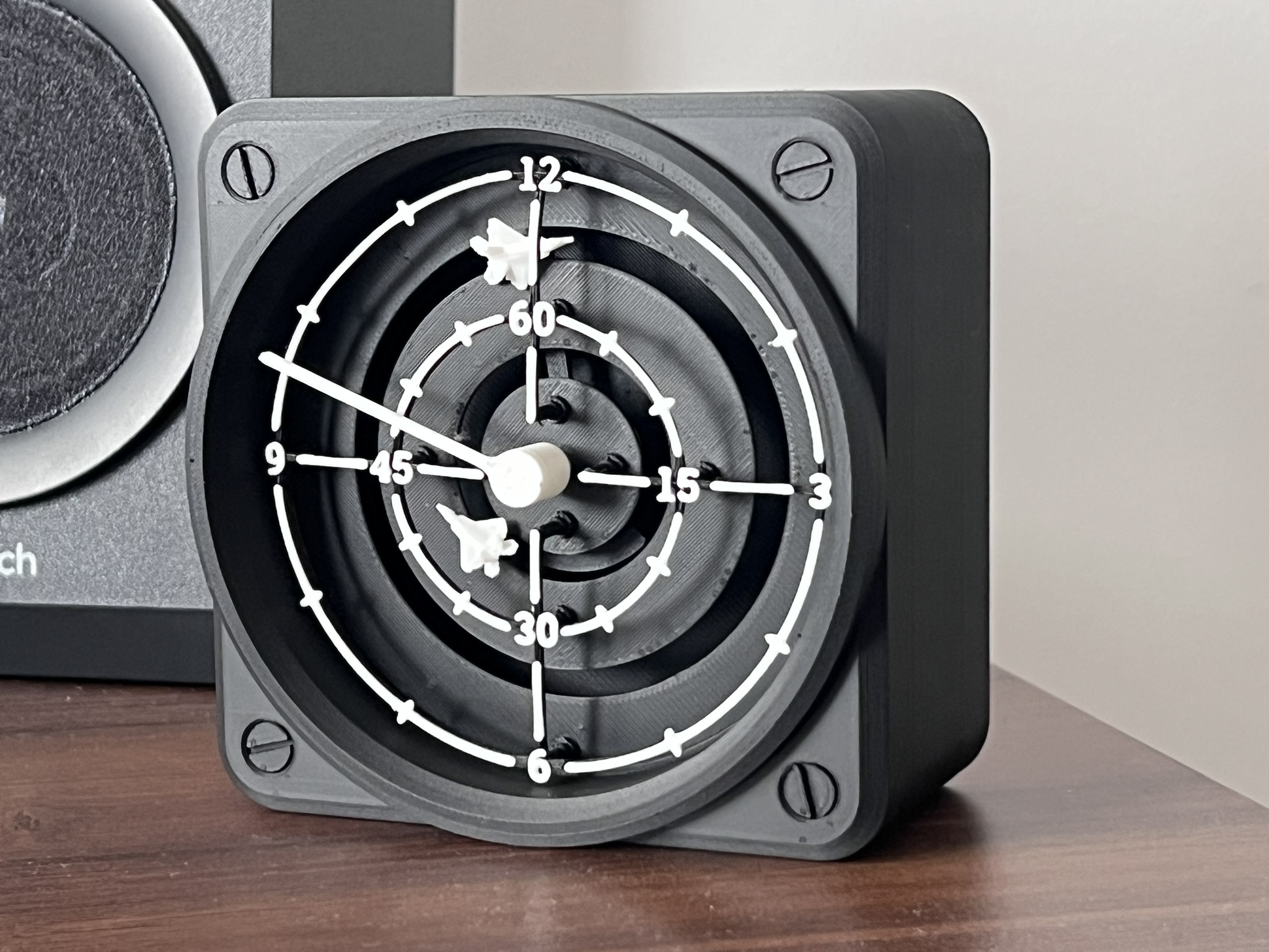 Miniatura 4 do modelo 3D Radar desk clock