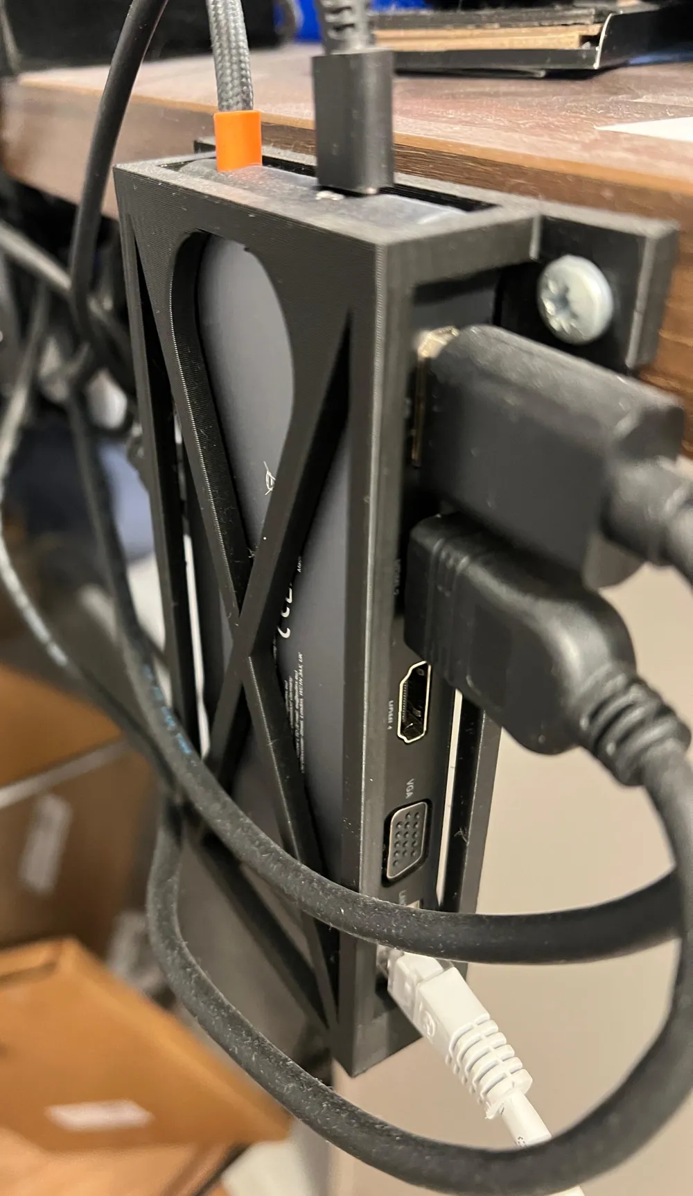 Novoo USB-C Dock Halter Schreibtisch – Kostenloses 3D-Druckmodell ...