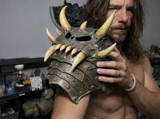 Skull & Spikes Fantasy Pauldron, Static Armor