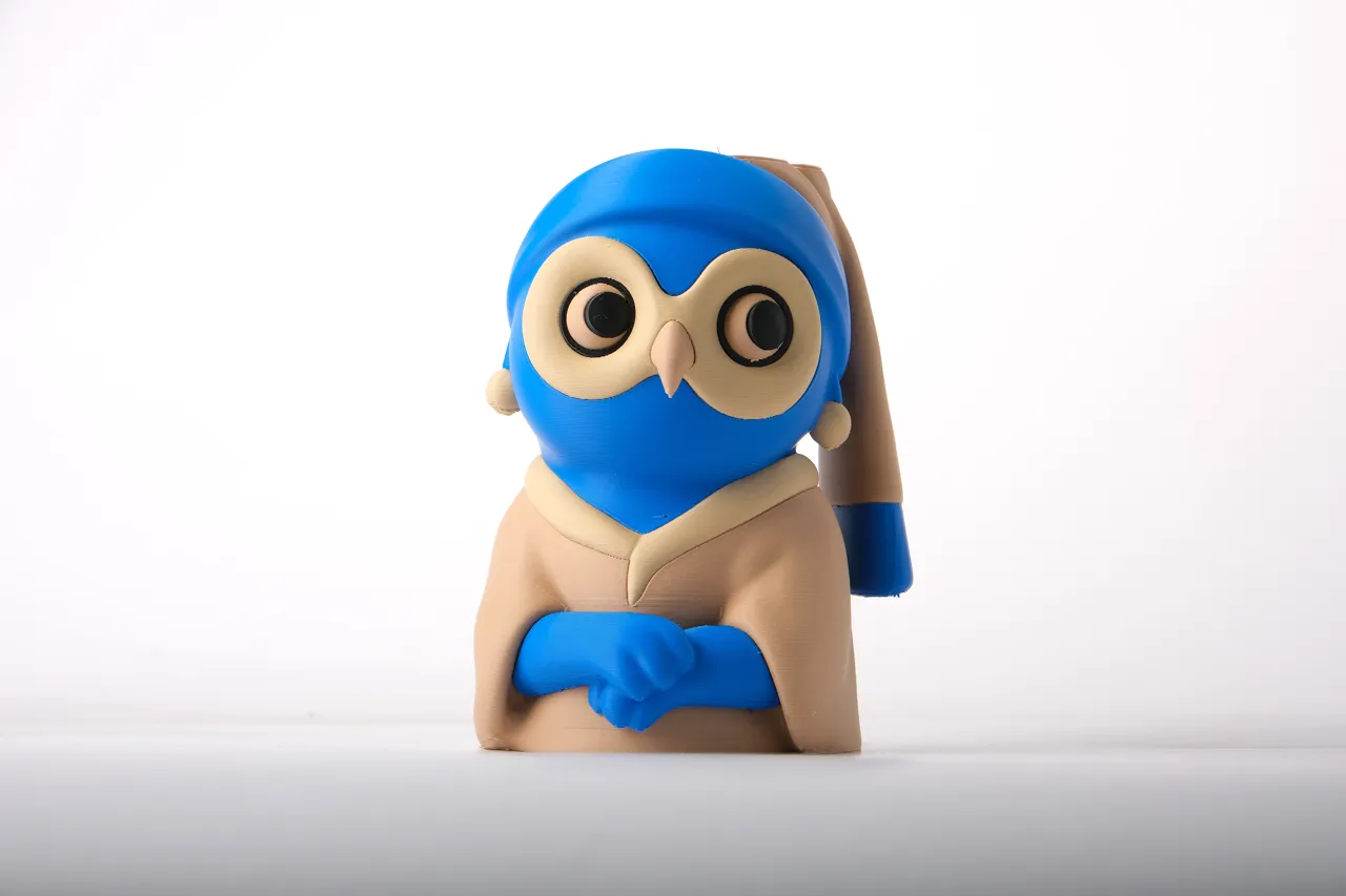 Art-Inspired Owl with a Pearl Earring Figurine view 3