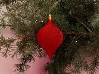 classic Christmas tree decorations