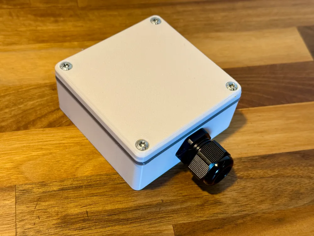 Caja o estuche: IP 65 outdoor junction box. Referencia del modelo original.