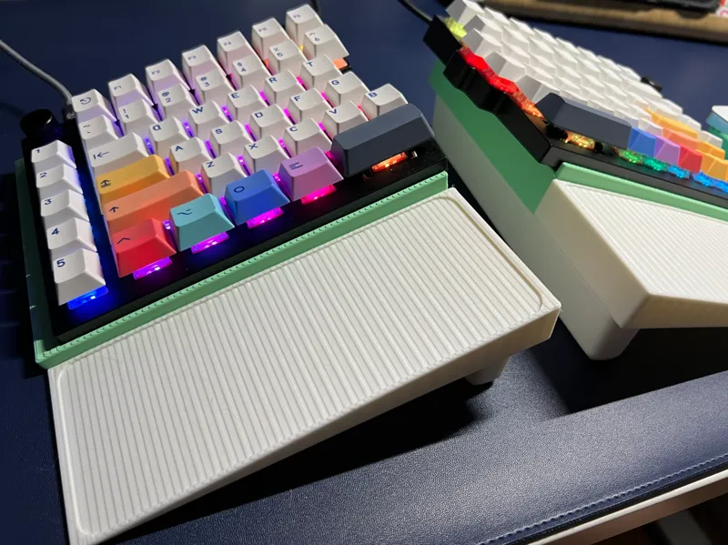Keychron Q11 ergonomic tenting tray