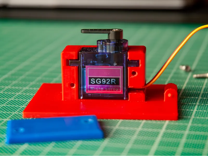 Servo Stand