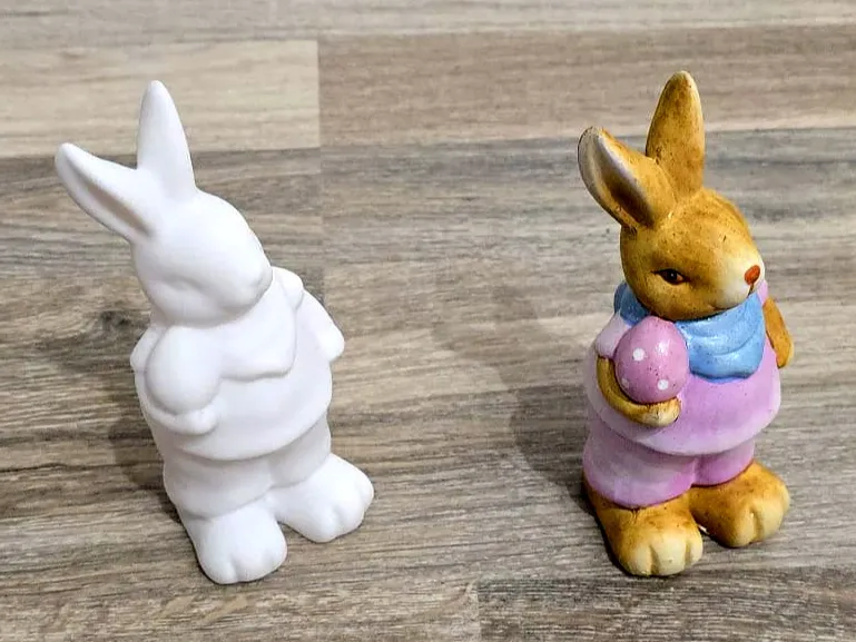 3D-scan einer dekorativen Osterhasenfrau mit Ei