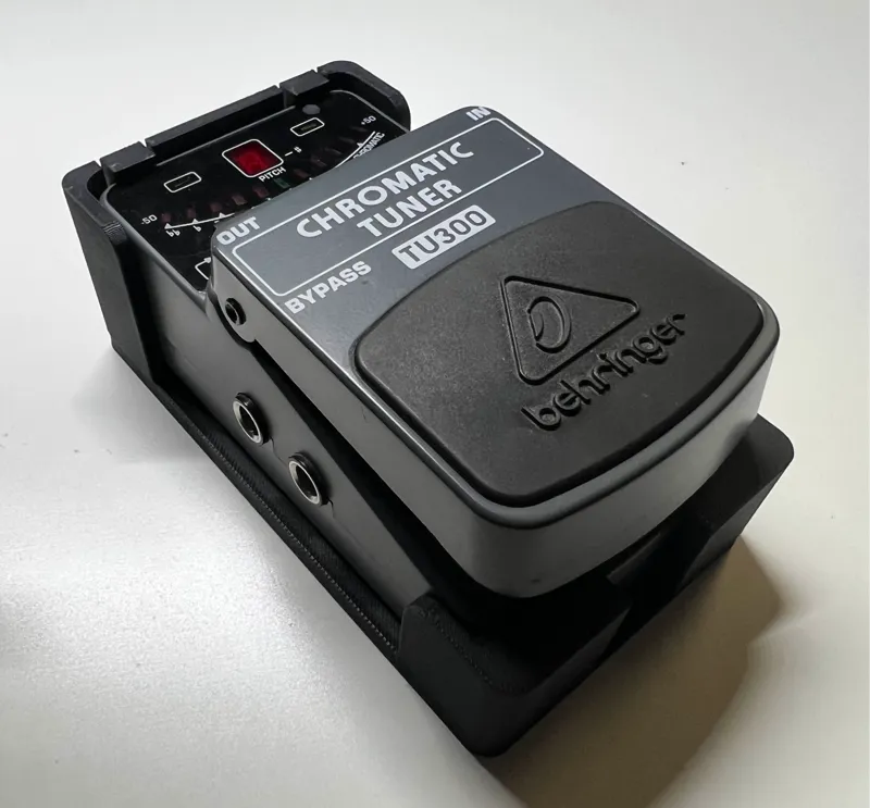 Behringer pedal holder with clips